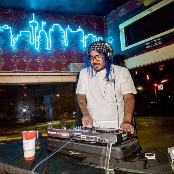 Meet your Posher, Daniyal - Picture 5 of 8